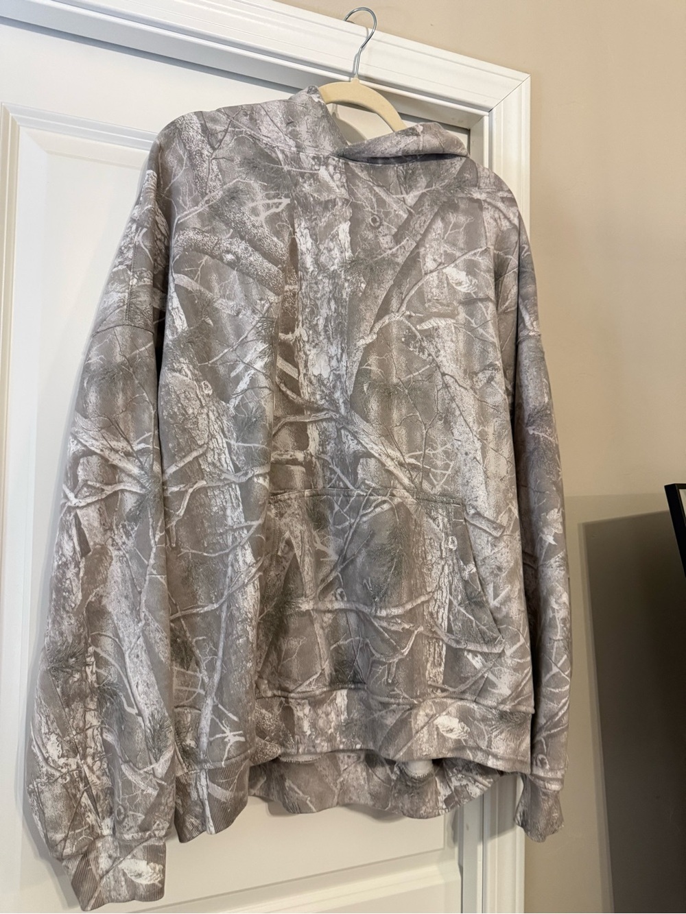 Abercrombie & Fitch Gray Camouflage Crewneck Sweater